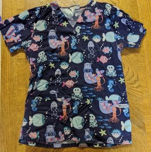 Uniform Advantage Sea Paparazzi scrub top XS